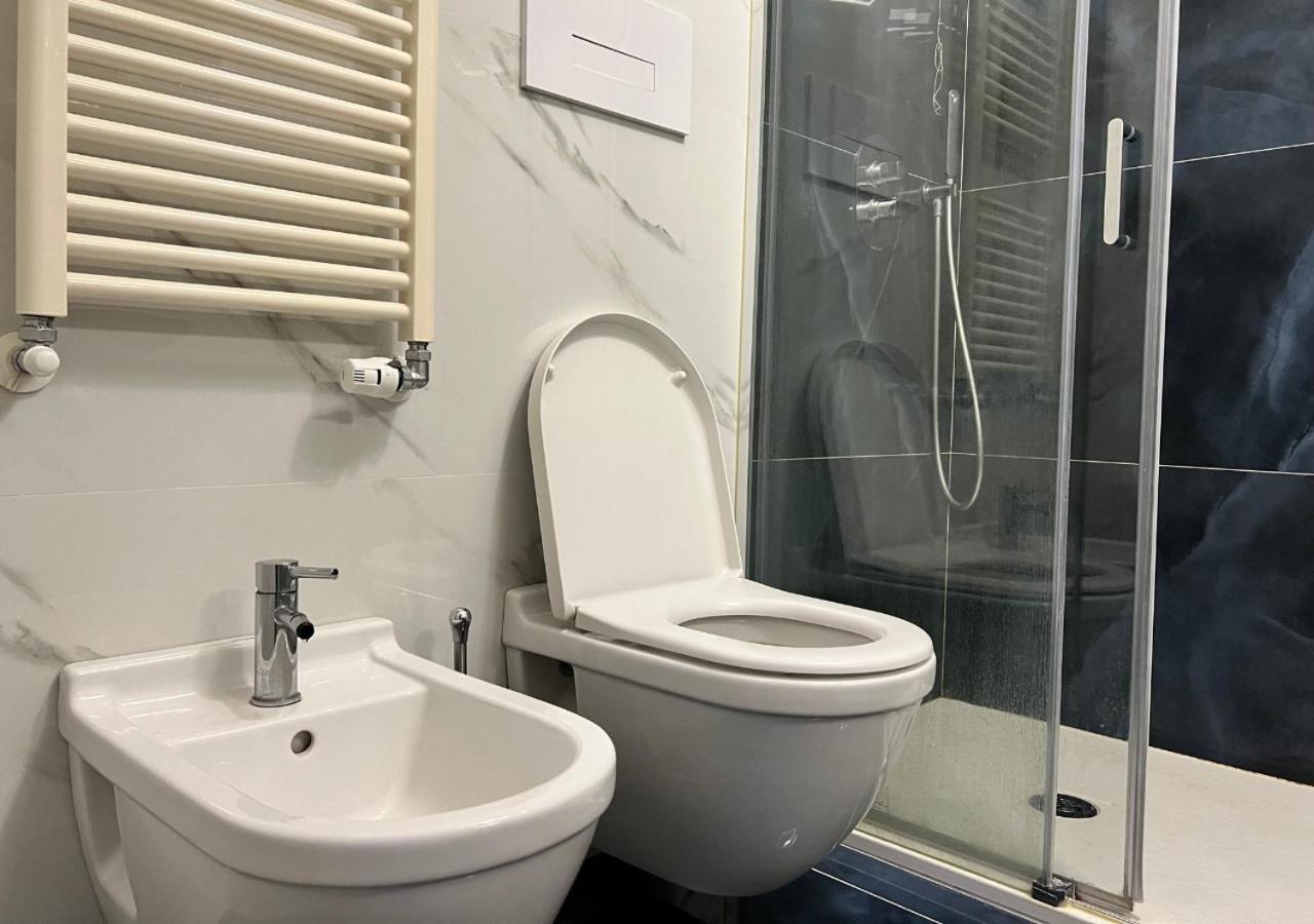La Casa Di Charlie - Stazione Centrale Mediolan Zewnętrze zdjęcie